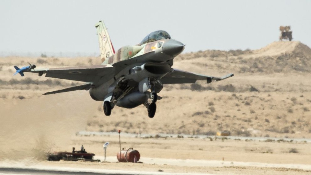 Israel không kích sân bay quốc tế ở thủ đô của Syria - 1 Israel không kích sân bay quốc tế ở thủ đô của Syria - 1