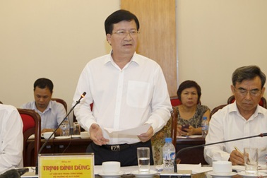 Bộ trưởng Xây dựng: “Không an lòng nhìn người có công ở nhà tường nứt”