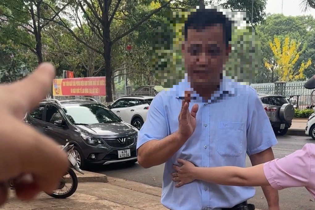 Cô gái ở Đắk Lắk tố bị nam bác sĩ hành hung giữa phố - 3 Cô gái ở Đắk Lắk tố bị nam bác sĩ hành hung giữa phố - 3