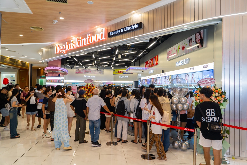 Cửa hàng Thế Giới Skinfood đông đúc trong ngày khai trương tại AEON Mall Huế - 2 Cửa hàng Thế Giới Skinfood đông đúc trong ngày khai trương tại AEON Mall Huế - 2