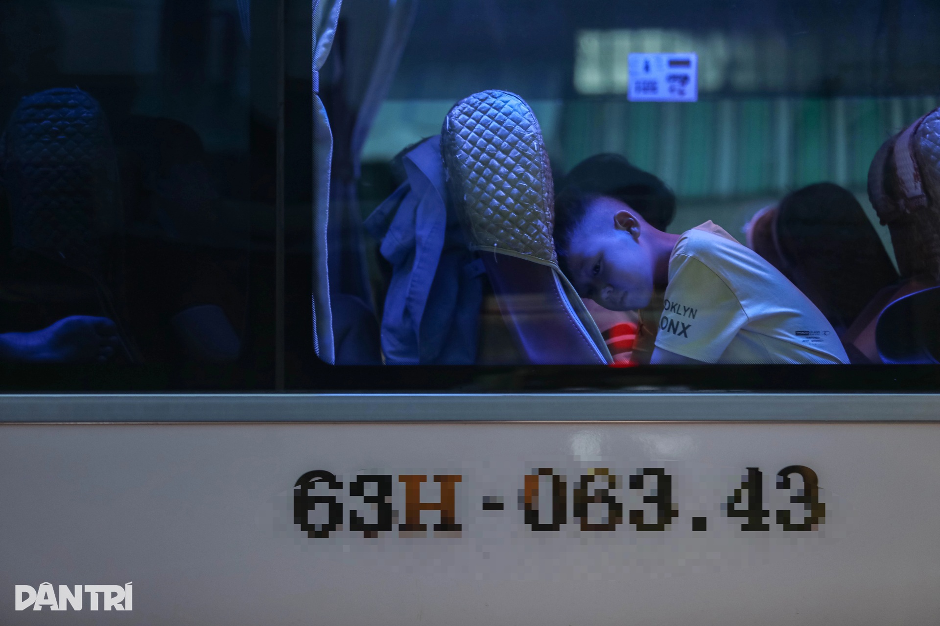 Phà Cát Lái kẹt cứng chiều cuối tuần, ô tô xếp hàng dài hơn 3km - 11 Phà Cát Lái kẹt cứng chiều cuối tuần, ô tô xếp hàng dài hơn 3km - 11