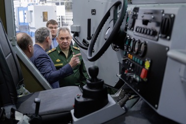 Bộ trưởng Quốc phòng Nga thị sát hoạt động sản xuất khí tài