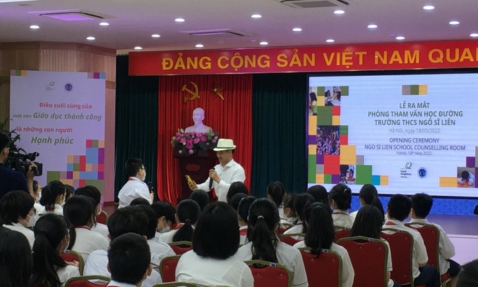 Khách mời đặc biệt, NSƯT Xuân Bắc giao lưu và trò chuyện cùng các bạn nhỏ. 