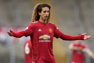 Man Utd ký hợp đồng với "thần đồng" từng tập ở Việt Nam