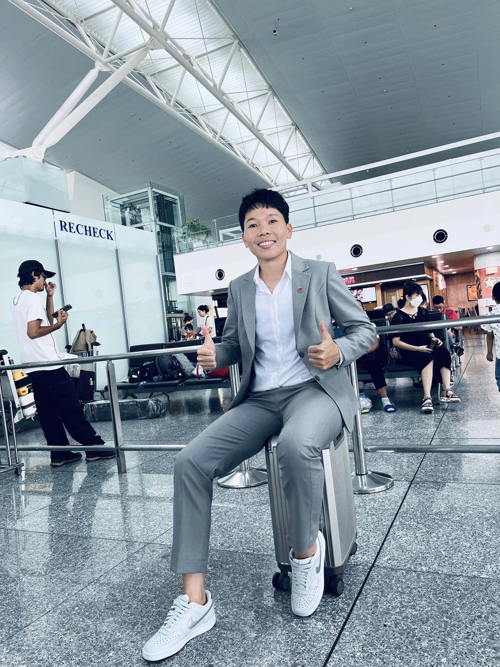 Kim Thanh - lá chắn thép cản phá thành công quả penalty của đội tuyển Mỹ - 2 Kim Thanh - lá chắn thép cản phá thành công quả penalty của đội tuyển Mỹ - 2