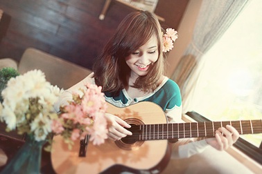 Ngắm Miss Teen Hà Kiều dịu dàng bên khung cửa sổ