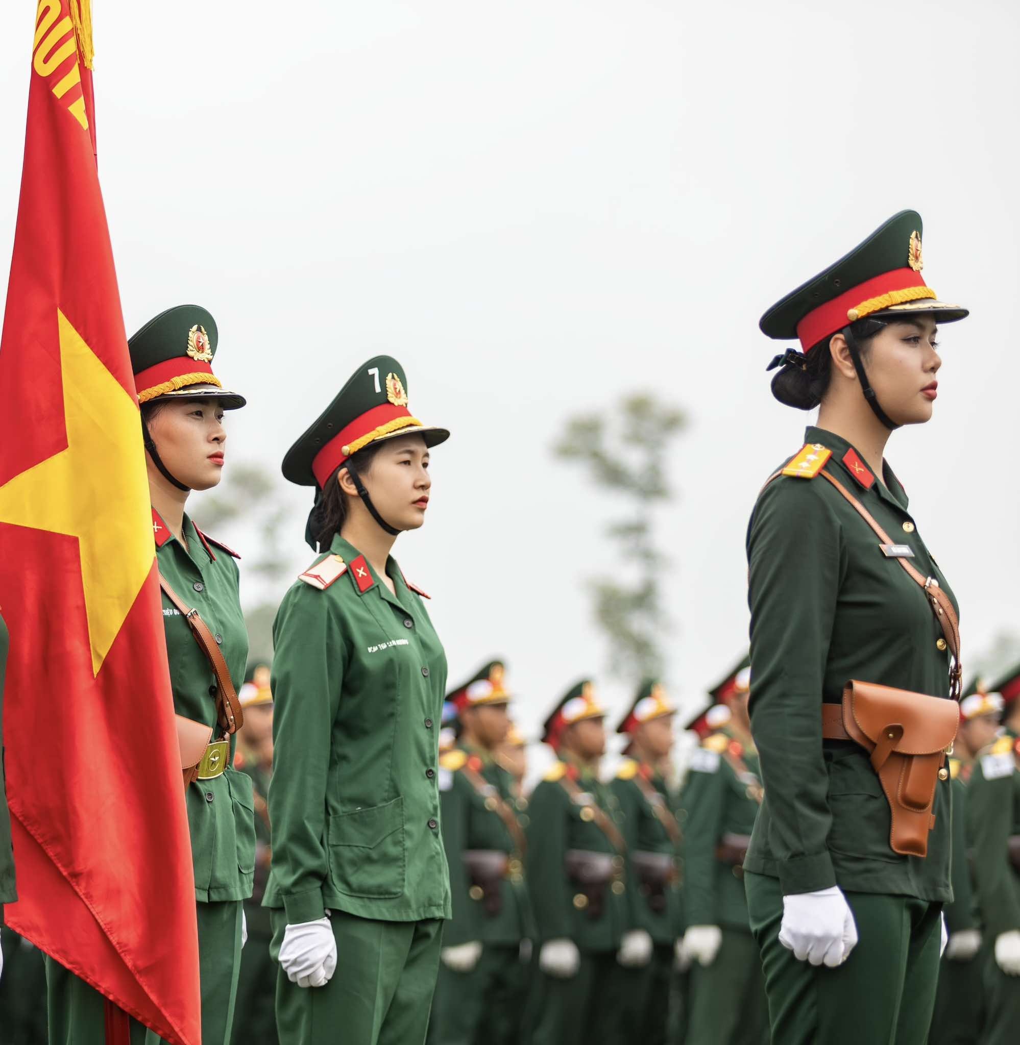 Nữ trung úy gây sốt khi diễu binh: Cao 1,73m, nhan sắc không thua hoa hậu - 1 Nữ trung úy gây sốt khi diễu binh: Cao 1,73m, nhan sắc không thua hoa hậu - 1