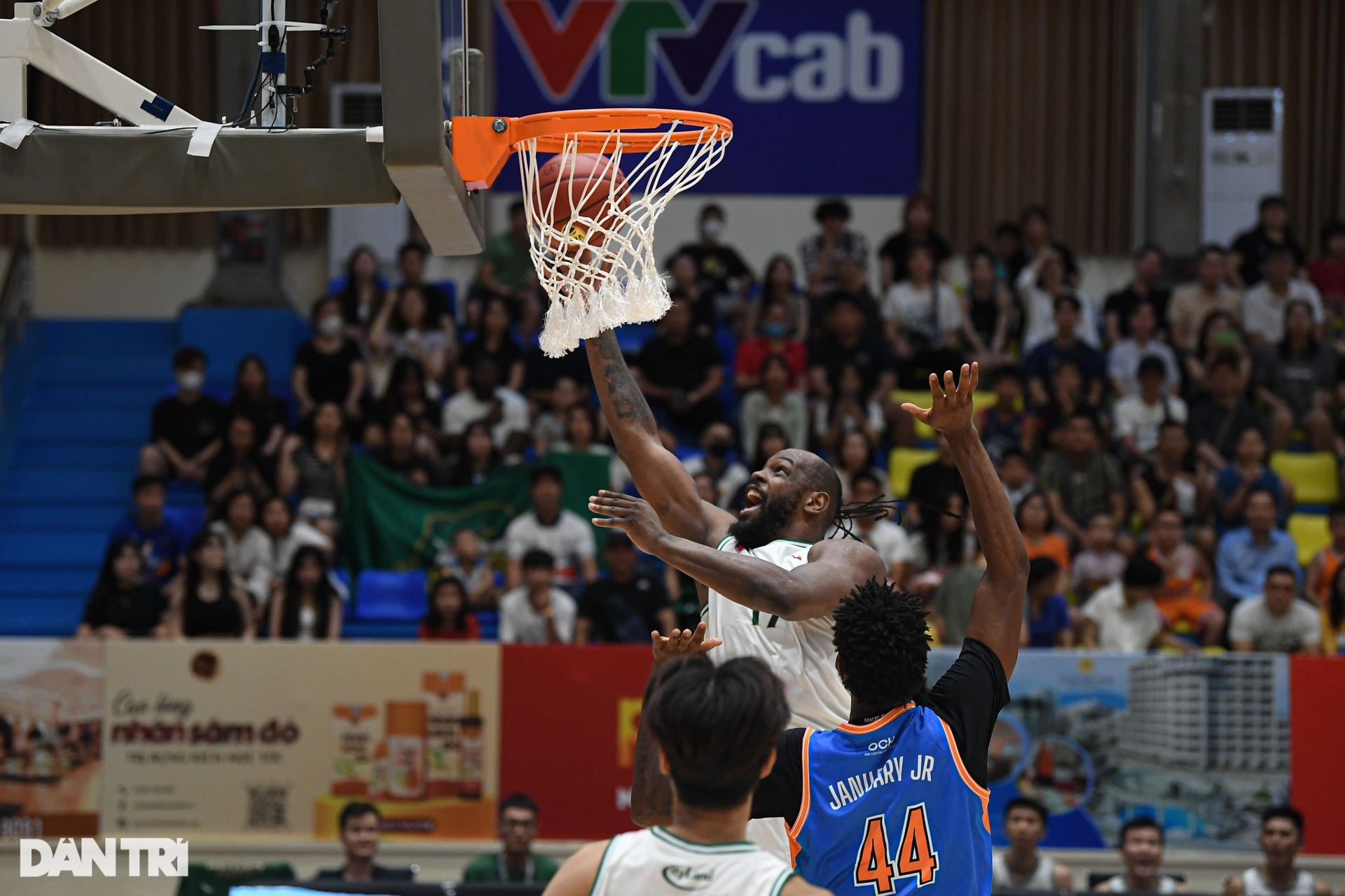 Ngôi sao tuyển Việt Nam tỏa sáng, Hanoi Buffaloes có chiến thắng ngược dòng - 2 Ngôi sao tuyển Việt Nam tỏa sáng, Hanoi Buffaloes có chiến thắng ngược dòng - 2