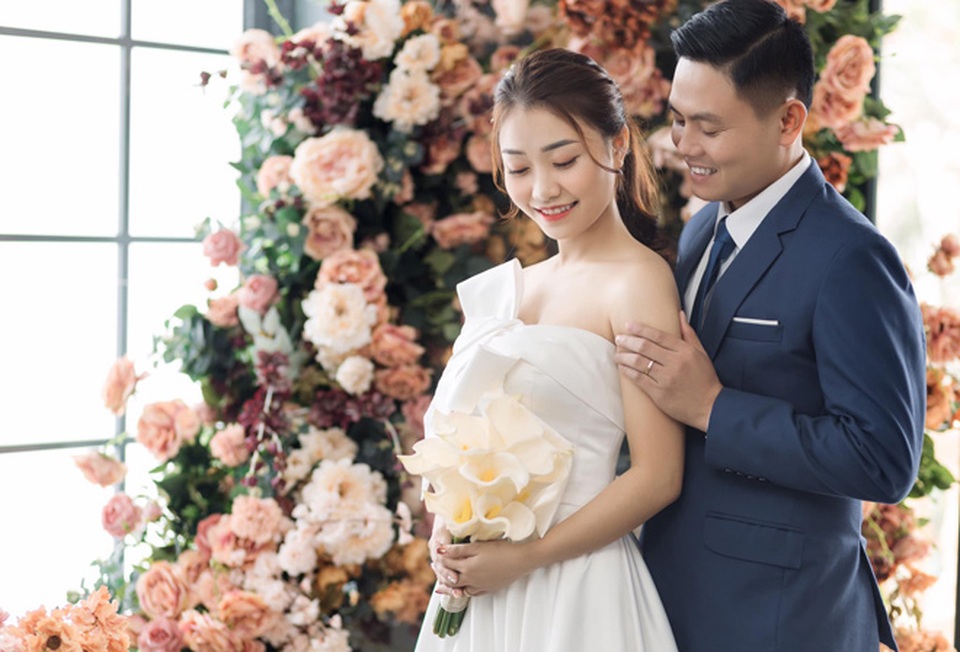 Bi hài cặp đôi cưới chạy bầu vẫn trượt vì dịch Covid-19 - 1 Bi hài cặp đôi cưới chạy bầu vẫn trượt vì dịch Covid-19 - 1