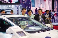 Xe thuế 0% hạ giá trăm triệu, đại lý xe tư nhân khiếp sợ, tính kế giảm giá xe