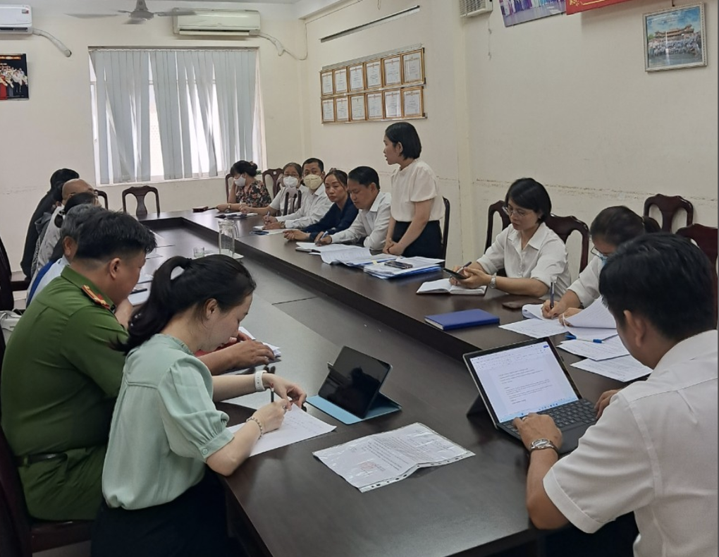 Vụ bé 3 tuổi liên tục bị đánh: Đại diện cơ sở mầm non xin lỗi phụ huynh - 1 Vụ bé 3 tuổi liên tục bị đánh: Đại diện cơ sở mầm non xin lỗi phụ huynh - 1