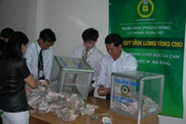 Hội Khuyến học TP Đà Nẵng đón nhận những tấm lòng vàng
