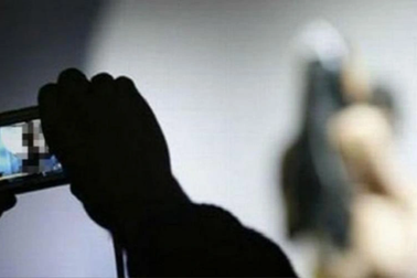 Người phụ nữ ở TPHCM cầu cứu vì bị chủ quán nhậu dùng clip nóng làm nhục