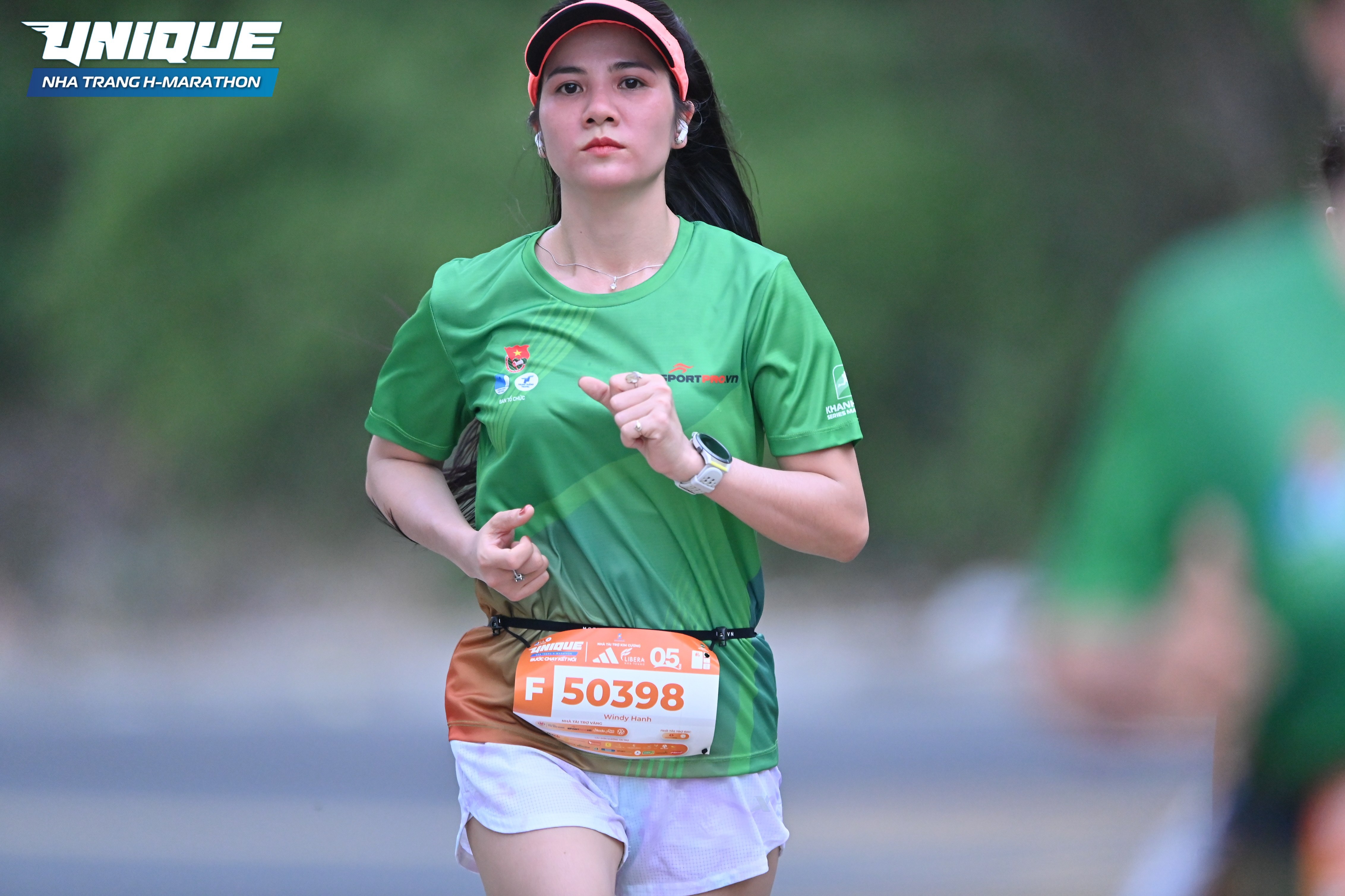 Những bóng hồng trên đường chạy Unique Nha Trang H-Marathon 2024 - 5