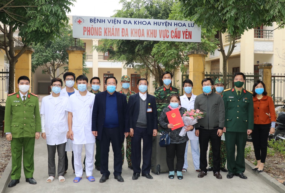Bệnh nhân Covid-19 cuối cùng điều trị tại Ninh Bình được xuất viện - 2 Bệnh nhân Covid-19 cuối cùng điều trị tại Ninh Bình được xuất viện - 2