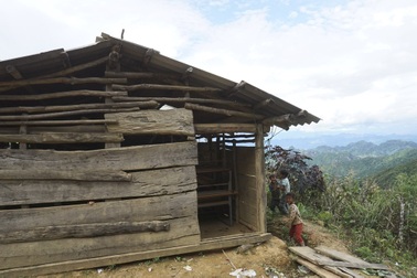 Nhìn lại những phòng học Dân trí trước và sau khi được dựng xây