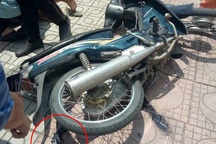 Kẻ bịt mặt nghi cầm súng cướp ngân hàng giữa ban ngày tại Hà Nội