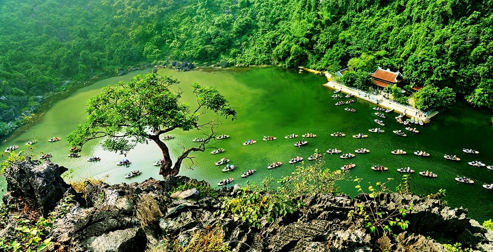 Vẻ đẹp lung linh huyền ảo nổi bật của di sản thế giới Tràng An - 3 Vẻ đẹp lung linh huyền ảo nổi bật của di sản thế giới Tràng An - 3