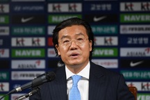 HLV Malaysia chưa hài lòng dù đội nhà thắng trên sân Myanmar