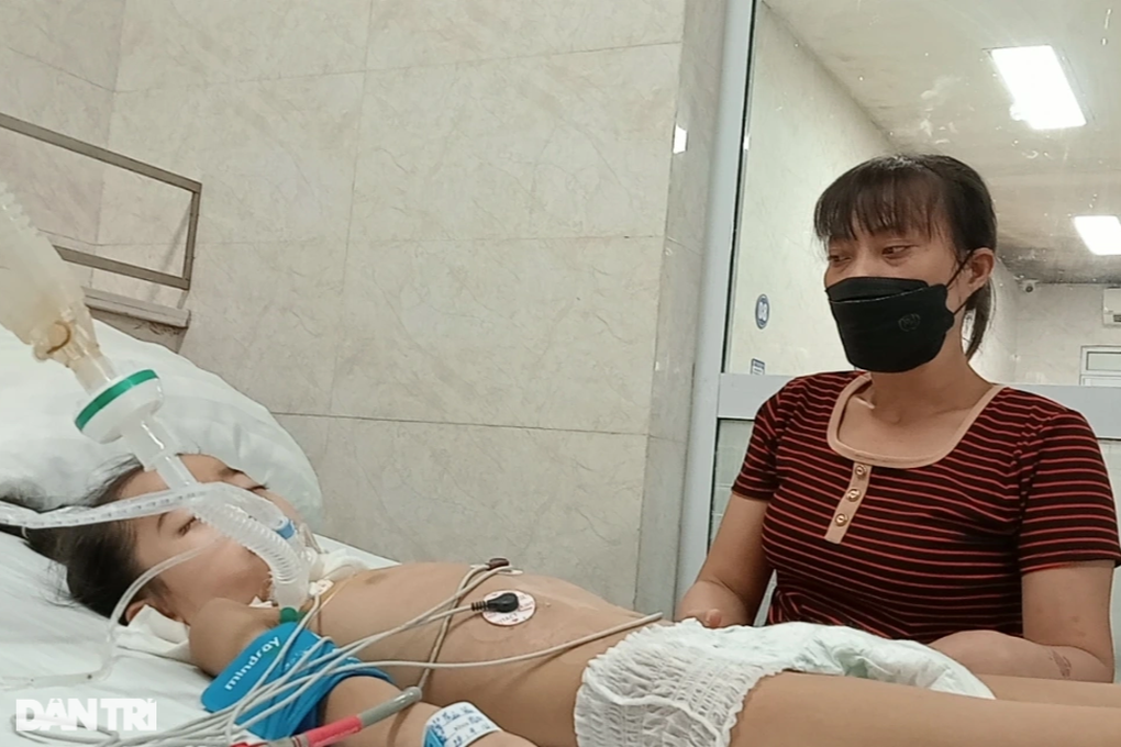 Con 8 tuổi mắc u não ác tính, góa phụ bệnh tật đầy mình cầu xin phép màu - 4 Con 8 tuổi mắc u não ác tính, góa phụ bệnh tật đầy mình cầu xin phép màu - 4