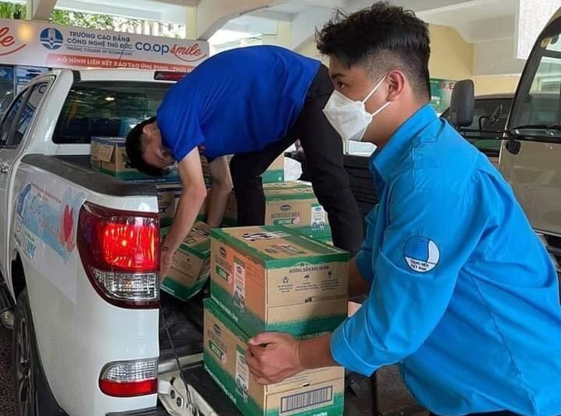 Thủ khoa trường nghề trở thành Công dân trẻ tiêu biểu của TPHCM - 3 Thủ khoa trường nghề trở thành Công dân trẻ tiêu biểu của TPHCM - 3