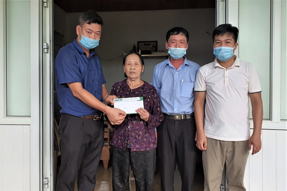 Bạn đọc Báo Dân trí tri ân dịp 27/7: Con trai mẹ khai thêm tuổi để nhập ngũ - 10 Bạn đọc Báo Dân trí tri ân dịp 27/7: Con trai mẹ khai thêm tuổi để nhập ngũ - 10