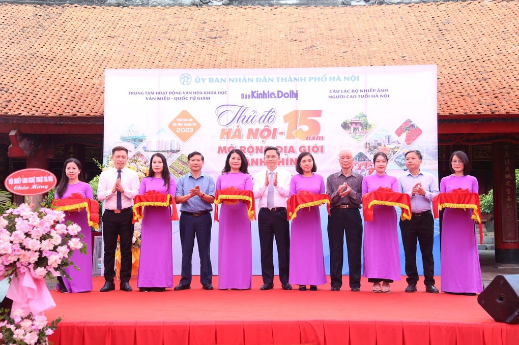 Khai mạc triển lãm ảnh Hà Nội - 15 năm mở rộng địa giới hành chính - 1 Khai mạc triển lãm ảnh Hà Nội - 15 năm mở rộng địa giới hành chính - 1