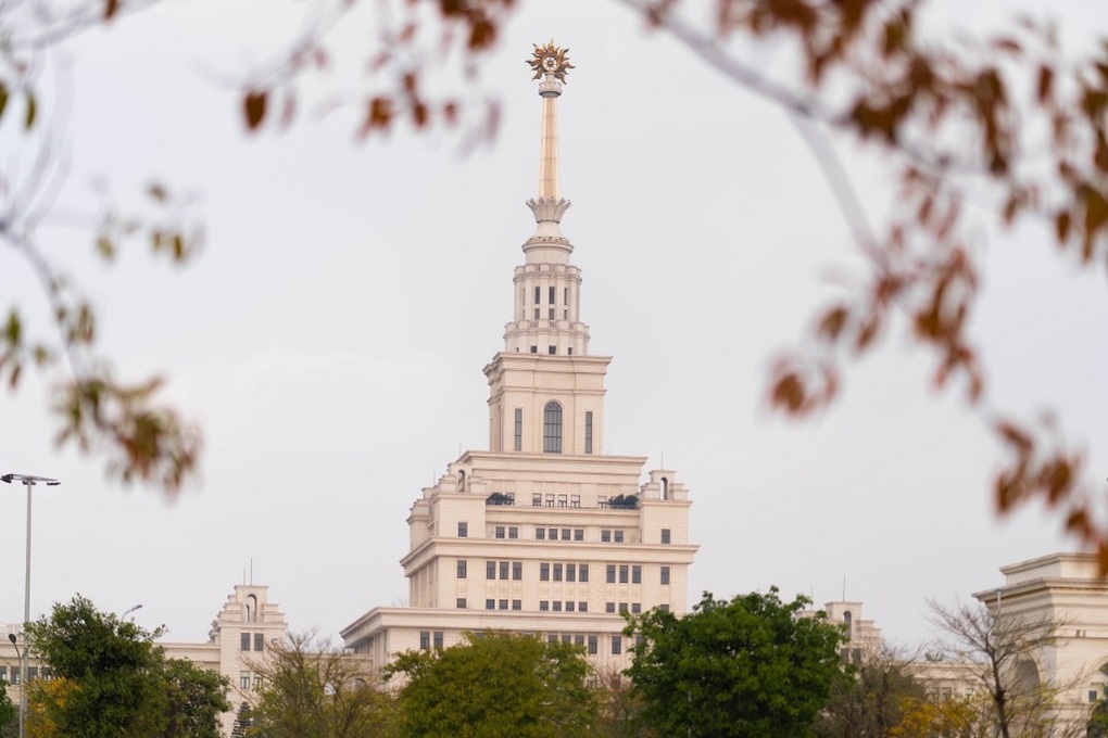 Khoảnh khắc Hà Nội cuối xuân đẹp tựa trời Âu tại Quận Ocean - 3