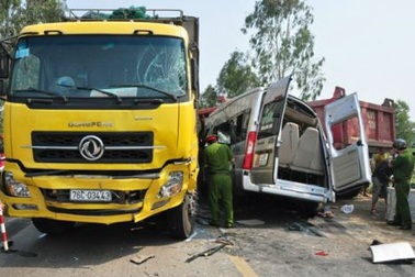 Khởi tố tài xế điều khiển xe khách làm 4 hành khách tử nạn