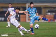 Hà Nội FC chia điểm đáng tiếc trước HL Hà Tĩnh dù chơi hơn người