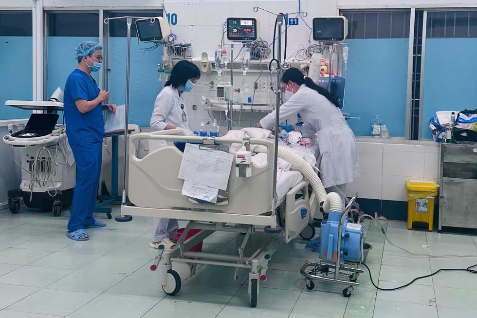 Đêm trắng không ngủ và cuộc chạy đua ghép tạng cứu 7 người ở 3 miền Tổ quốc - 2 Đêm trắng không ngủ và cuộc chạy đua ghép tạng cứu 7 người ở 3 miền Tổ quốc - 2