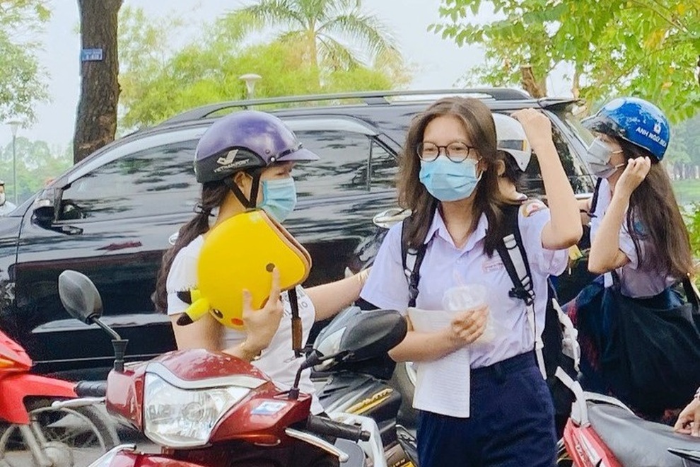 Hơn 5.000 học sinh Thừa Thiên Huế dự thi vào lớp 10 - 7 Hơn 5.000 học sinh Thừa Thiên Huế dự thi vào lớp 10 - 7