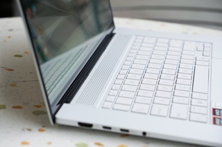 Đánh giá Asus Zenbook S16: Đối thủ của MacBook Air M4 15 inch - 5