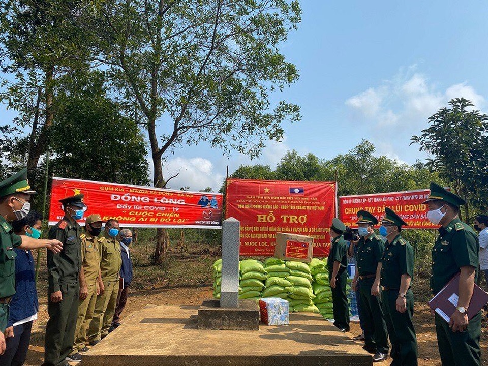 Nghĩa tình lực lượng bảo vệ biên giới Việt – Lào giữa đại dịch Covid-19 - 1 Nghĩa tình lực lượng bảo vệ biên giới Việt – Lào giữa đại dịch Covid-19 - 1