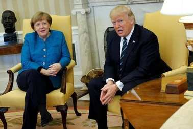 Ông Trump hỏi ý kiến bà Merkel về cách cư xử với ông Putin