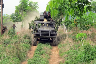 Uy lực bộ binh trong diễn tập đánh địch đổ bộ đường không