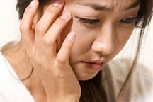 Sống chung với bố mẹ chồng, mỗi lần mặc váy tôi thậm thụt như “ăn trộm”