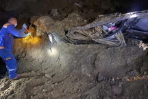 Vụ ô tô chở 3 người mất tích bí ẩn: Xe bẹp rúm, tìm thấy 2 thi thể