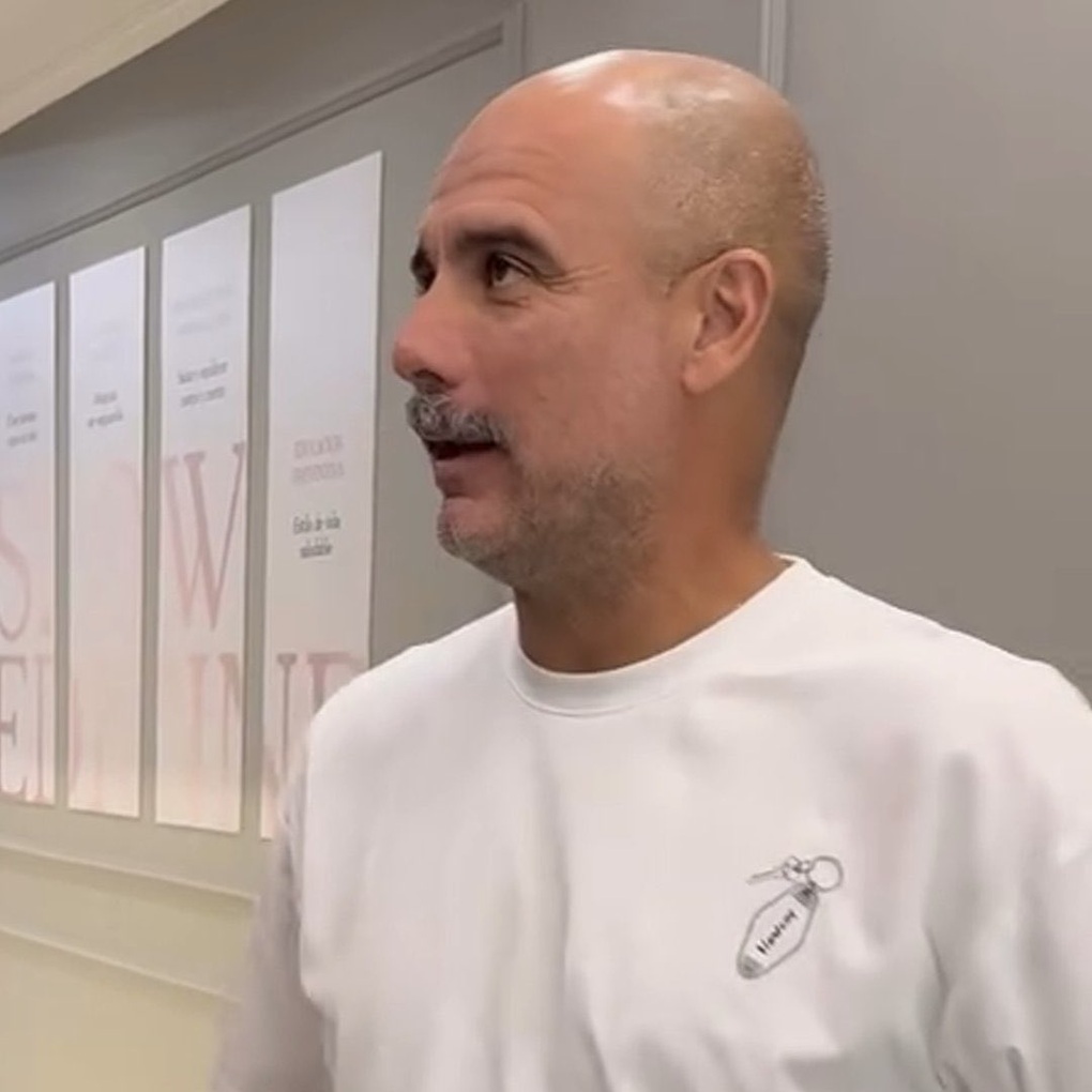 HLV Pep Guardiola khiến nhiều người bất ngờ vì vẻ ngoài khác lạ - 2 HLV Pep Guardiola khiến nhiều người bất ngờ vì vẻ ngoài khác lạ - 2