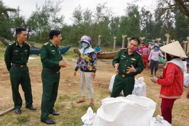 Vụ tranh chấp khai thác ốc gạo: Biên phòng lập chốt ngăn chặn