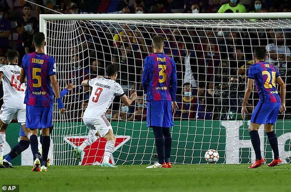 Muller và Lewandowski tỏa sáng, Bayern Munich thắng đậm Barcelona - 4 Muller và Lewandowski tỏa sáng, Bayern Munich thắng đậm Barcelona - 4