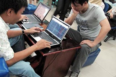 99% mã tăng trần, Vn-Index vượt 450 mốc điểm