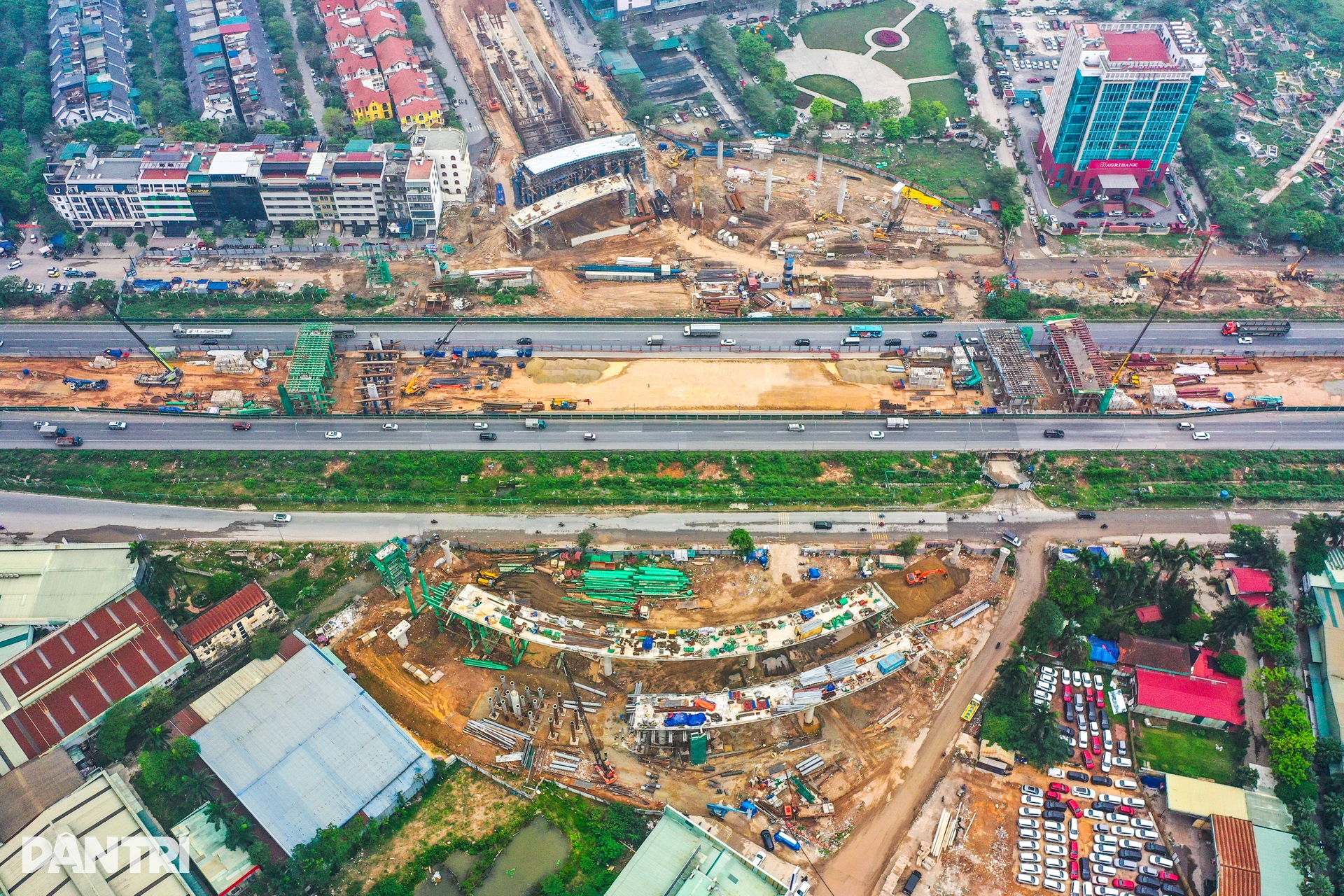Lộ diện hình hài siêu nút giao gần 2.400 tỷ đồng trên Đại lộ Thăng Long - 1 Lộ diện hình hài siêu nút giao gần 2.400 tỷ đồng trên Đại lộ Thăng Long - 1