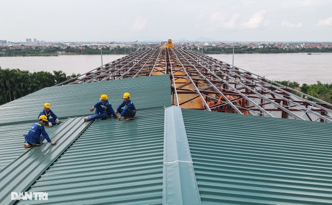Cận cảnh đại công trường sửa chữa mặt cầu Thăng Long - 16 Cận cảnh đại công trường sửa chữa mặt cầu Thăng Long - 16