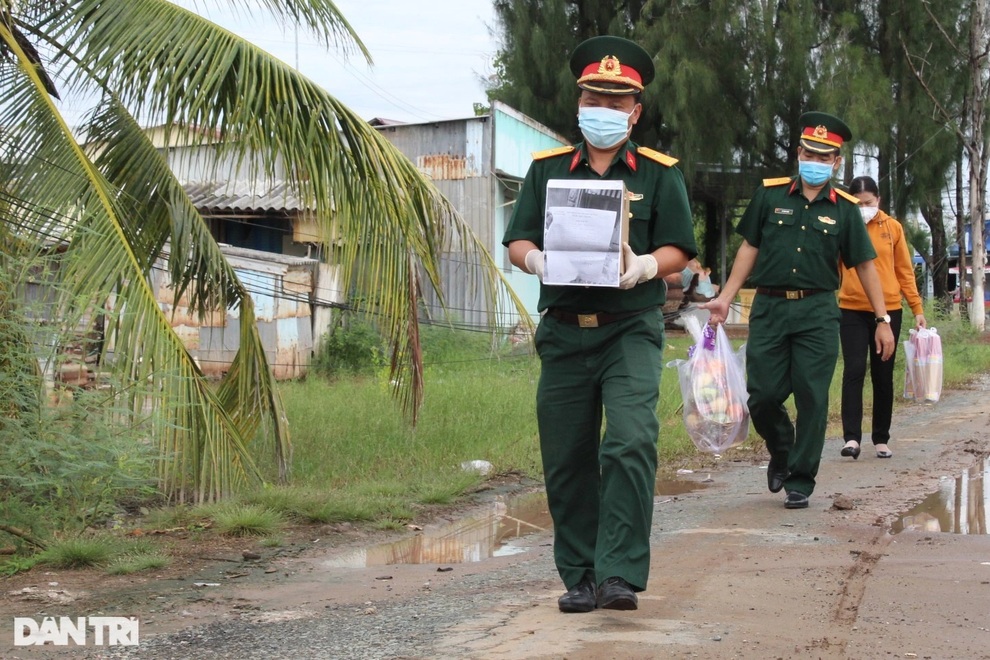 Bà mẹ miền Tây nhận tro cốt: Cuối cùng con nó cũng về nhà nhưng đau quá! - 5 Bà mẹ miền Tây nhận tro cốt: Cuối cùng con nó cũng về nhà nhưng đau quá! - 5