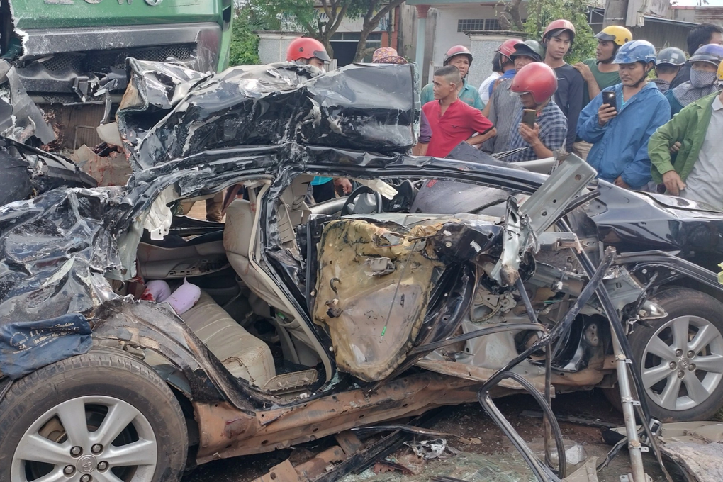 Vụ 4 người CLB HAGL gặp nạn: Phó Thủ tướng chia buồn đến gia đình nạn nhân - 2 Vụ 4 người CLB HAGL gặp nạn: Phó Thủ tướng chia buồn đến gia đình nạn nhân - 2