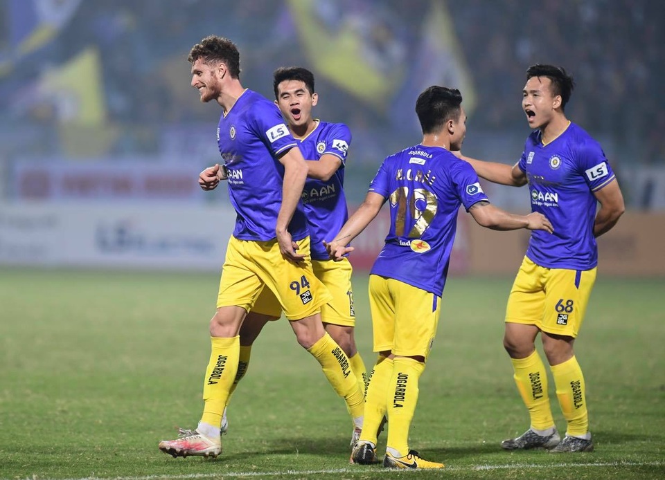 CLB Hà Nội thua đau Bình Dương trên sân nhà - 2 CLB Hà Nội thua đau Bình Dương trên sân nhà - 2