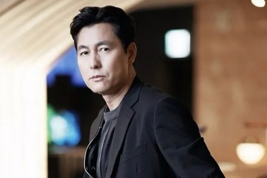 Tình trường ồn ào khiến Jung Woo Sung sụp đổ hình tượng "quý ông lịch lãm"