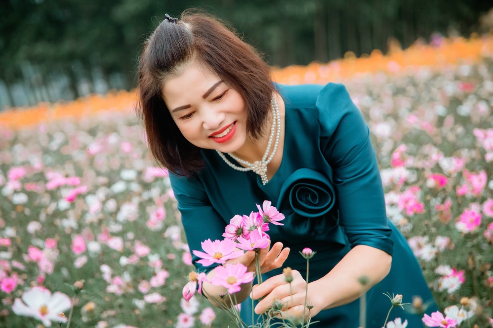Người phụ nữ U60 trẻ hóa nhờ đam mê điêu khắc trái cây ở Hải Phòng - 1 Người phụ nữ U60 trẻ hóa nhờ đam mê điêu khắc trái cây ở Hải Phòng - 1