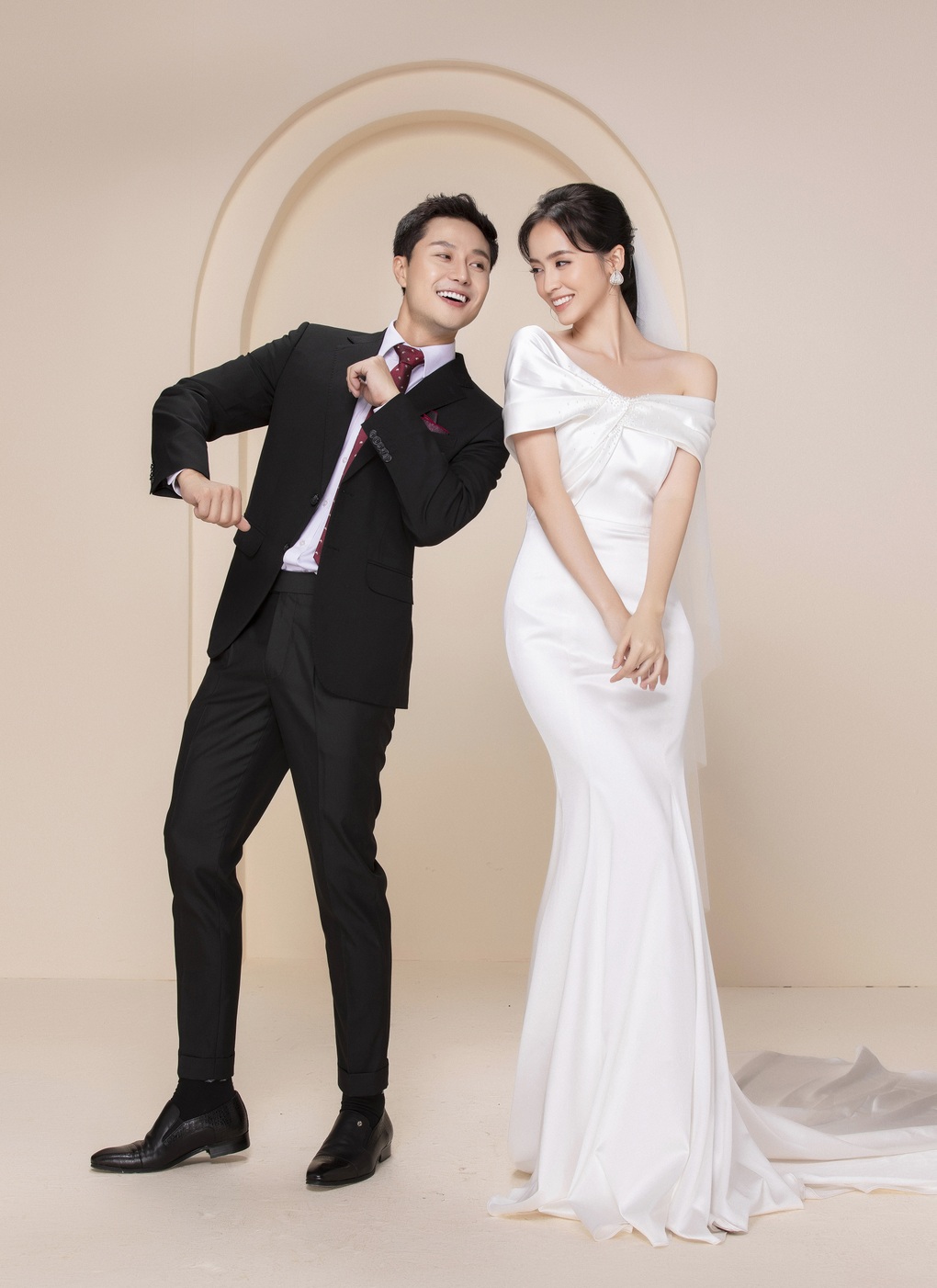 Thanh Sơn bất ngờ làm chú rể sau khi giành giải Cánh diều 2021 - 7 Thanh Sơn bất ngờ làm chú rể sau khi giành giải Cánh diều 2021 - 7